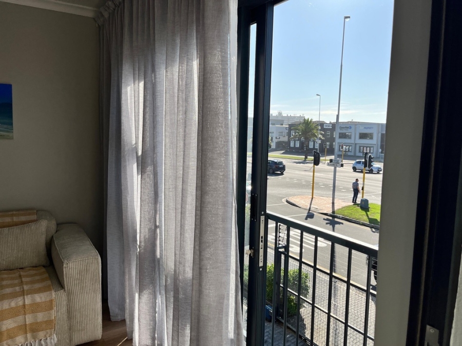 1 Bedroom Property for Sale in Table View Western Cape